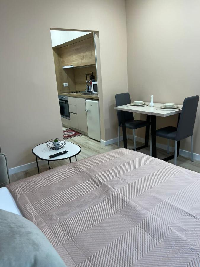 Smart Home , Lovely Apartment In 地拉那 外观 照片