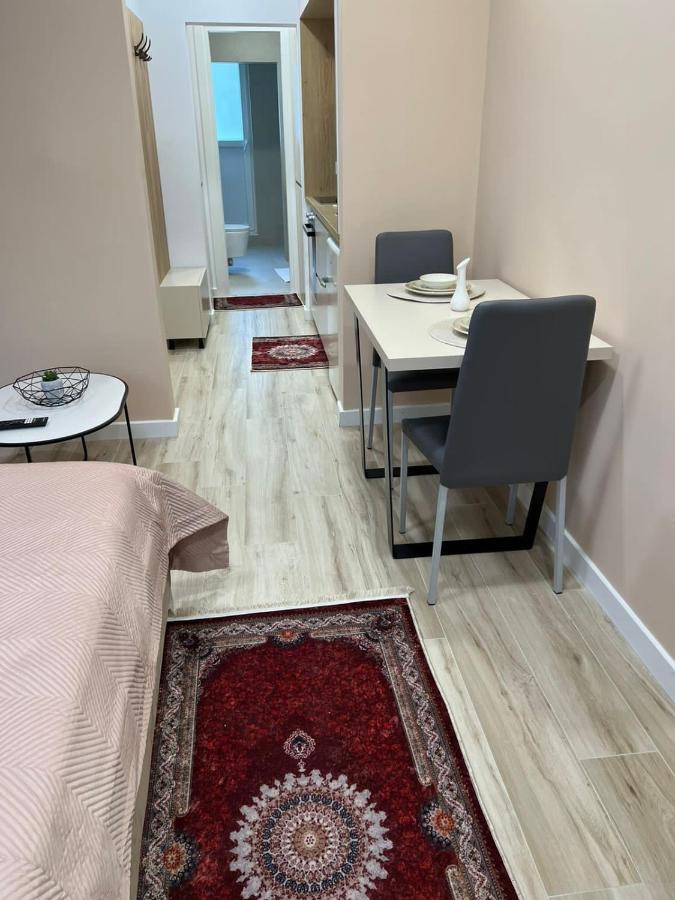 Smart Home , Lovely Apartment In 地拉那 外观 照片
