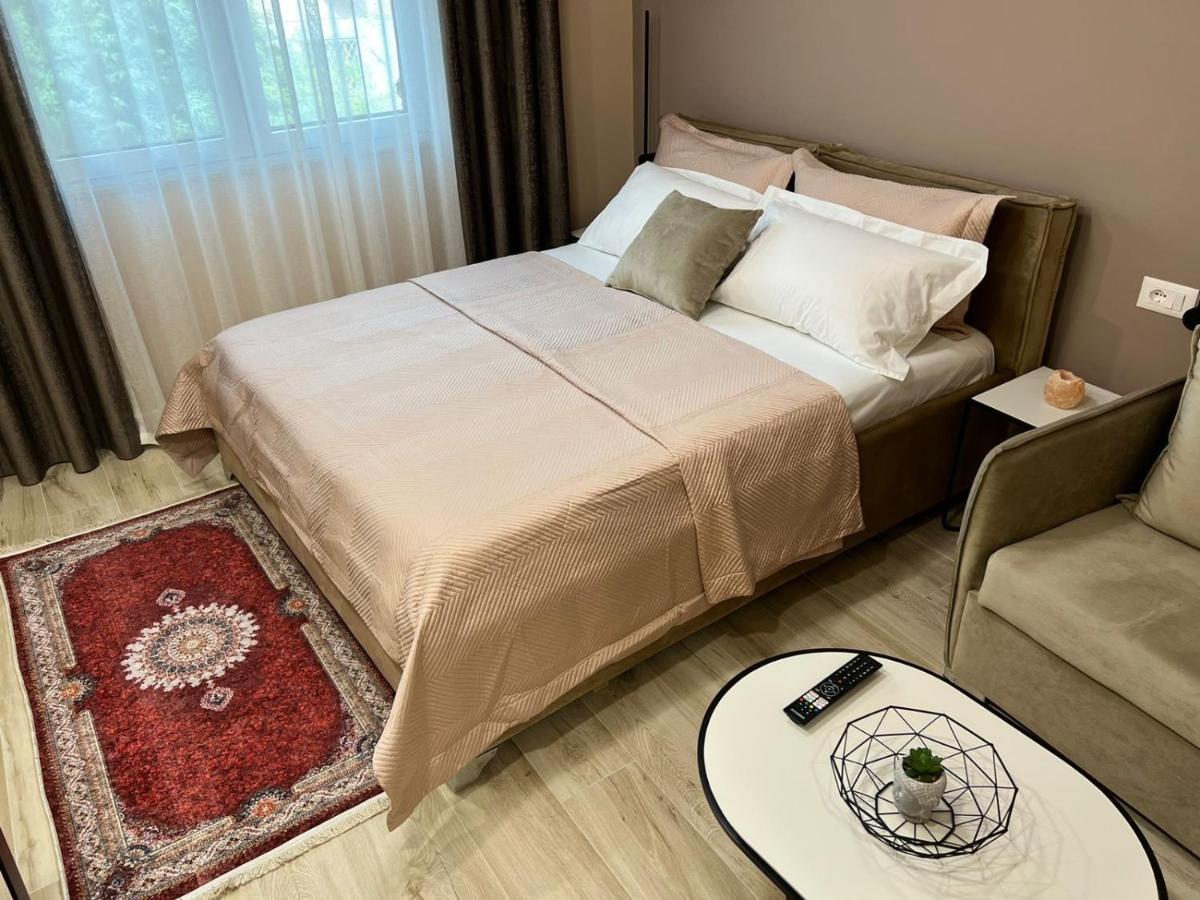 Smart Home , Lovely Apartment In 地拉那 外观 照片