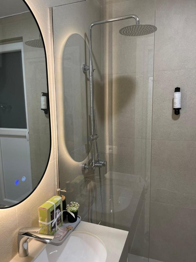 Smart Home , Lovely Apartment In 地拉那 外观 照片
