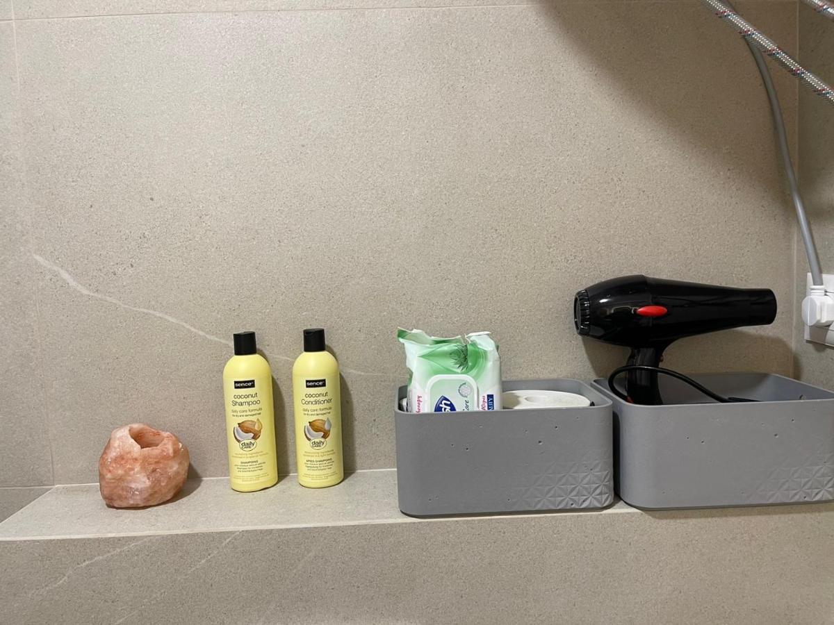 Smart Home , Lovely Apartment In 地拉那 外观 照片